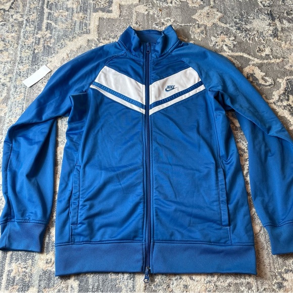 Nike Blue and White Windbreaker with Chevron Design - Picture 1 of 4